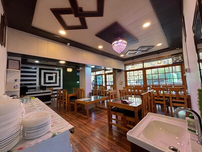 D Royal Ladakh Hotel and Restaurant 