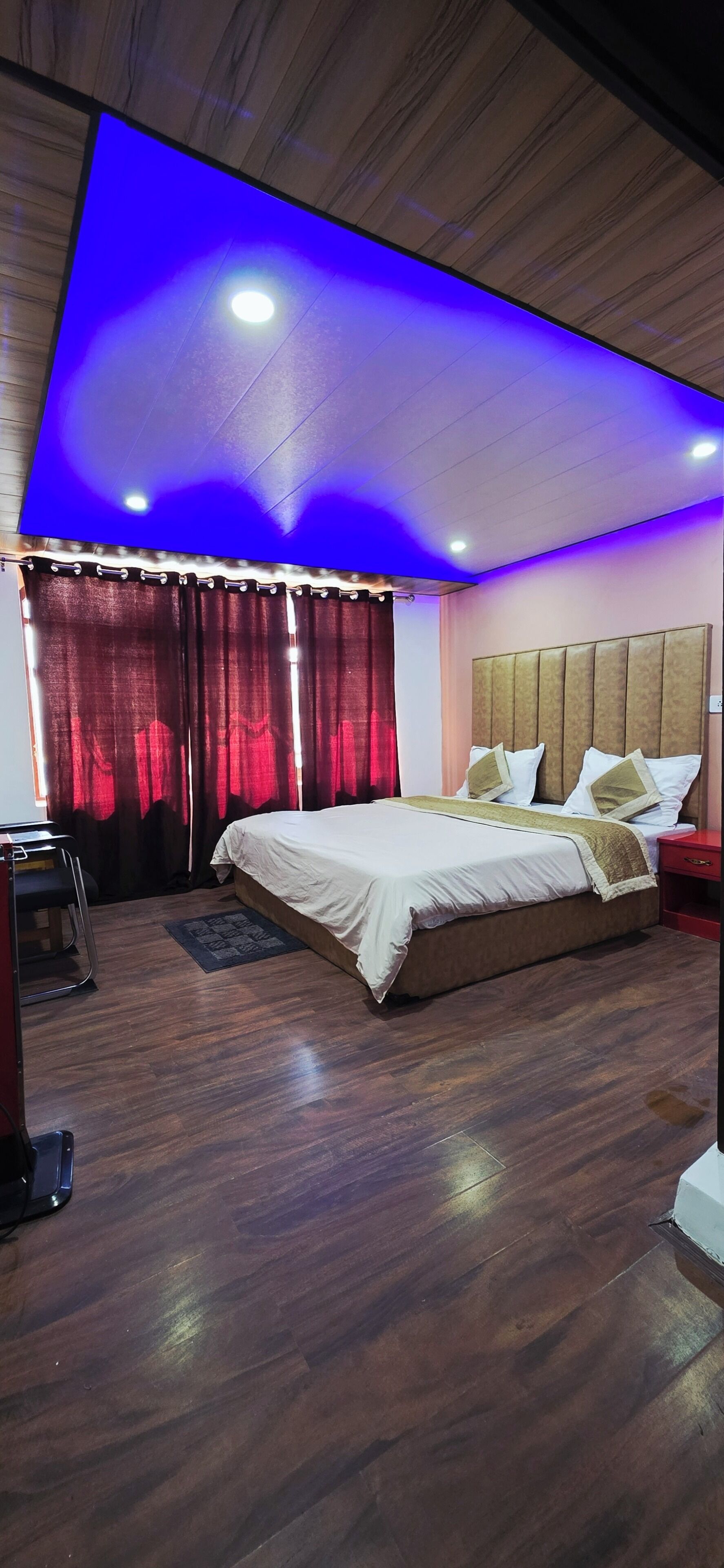 Habitación doble Deluxe, vista a la colina | Escritorio, espacio para trabajar con laptop y wifi gratis 