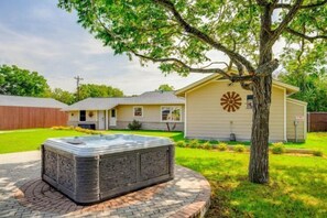 Room - 5/2 (two kings), fireplace, hot tub, firepit (Blanco)