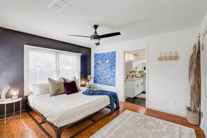 Room - 5/2 (two kings), fireplace, hot tub, firepit (Blanco)