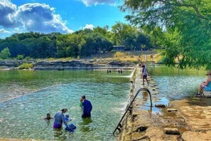 Miscellaneous - 5/2 (two kings), fireplace, hot tub, firepit (Blanco)