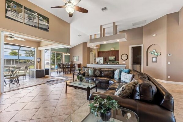 Room - Reel Serenity (Cape Coral)