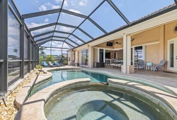 Room - Reel Serenity (Cape Coral)