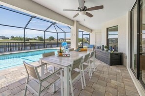 Indoor pool - Sun Soaked (Cape Coral)