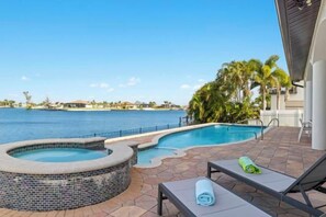 Unclassified image, 3 of 8, button - Villa Stella (Cape Coral)