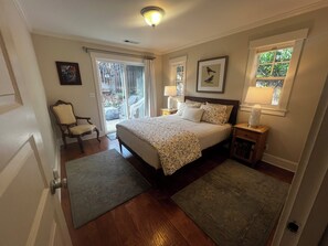 1 bedroom, iron/ironing board, free WiFi, bed sheets - Peaceful 1-bedroom bungalow with AC in charming Ashland (Ashland)