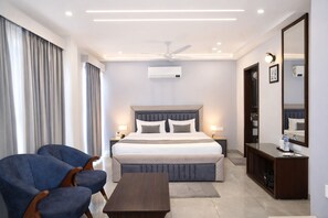Desk, free WiFi - Hotel Ratan Mahal Palace (Ratangarh)