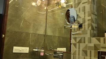 Dusch och toalettpapper