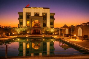 Front of property - Hotel Ratan Mahal Palace (Ratangarh)