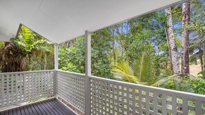 Property grounds - Havenwood Townhouse - Modern Coastal Townhouse in Reef Resort Port Douglas with Pool Access (Port Douglas)