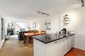 Interior - Whistler Village Stroll Condo with AC and Free Parking (Whistler)
