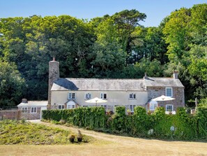 Exterior - 4 bedroom accommodation in Portscatho (Portscatho)