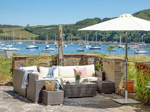 Terrace/patio - 4 bedroom accommodation in Portscatho (Portscatho)