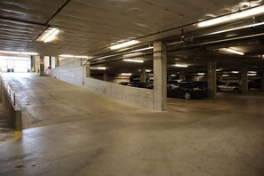 Parking - Bright Recently Upgraded Apt – Downtown Location (Portland)