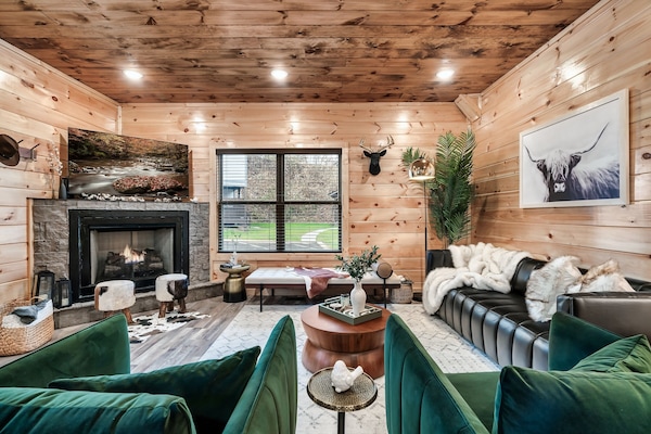 Thoughtfully and elegantly designed spacious living room!