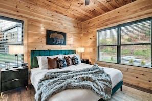 Iron/ironing board, travel cot, free WiFi, bed sheets