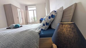 Fer et planche Ă repasser, Wi-Fi, draps fournis