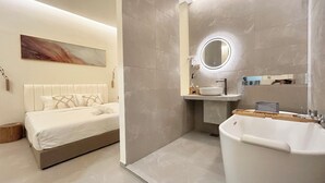 Honeymoon Room, 1 King Bed, Private Bathroom | Bathroom | Hair dryer, bidet, towels, soap - ONE18 Boutique Hotel - Kuala Lumpur (Kuala Lumpur)