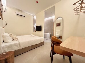 Honeymoon Room, 1 King Bed, Private Bathroom | Free WiFi - ONE18 Boutique Hotel - Kuala Lumpur (Kuala Lumpur)