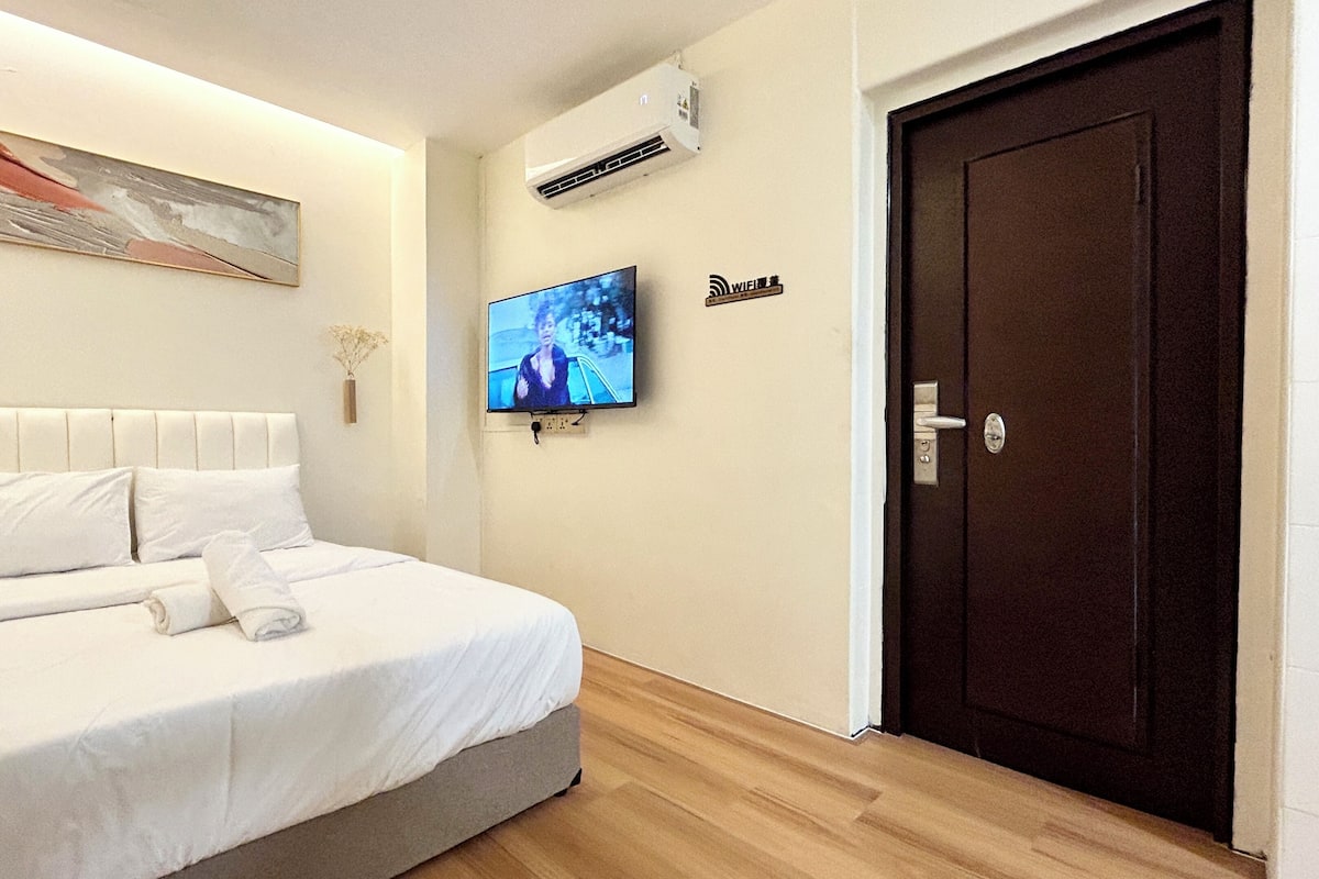 Standard Double Room | Free WiFi