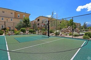 Unclassified image, 3 of 6, button - New Cozy & Stylish 1BR with Heated Pool, Relaxing Spa & Sauna (Reno)