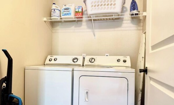 Interior - New Cozy & Stylish 1BR with Heated Pool, Relaxing Spa & Sauna (Reno)