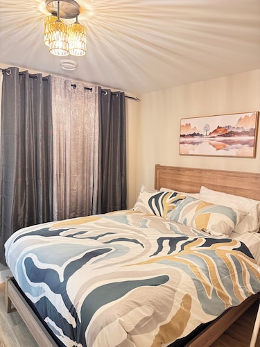 Cozy and quiet place for business trip, getaway and relaxation in Edmonton