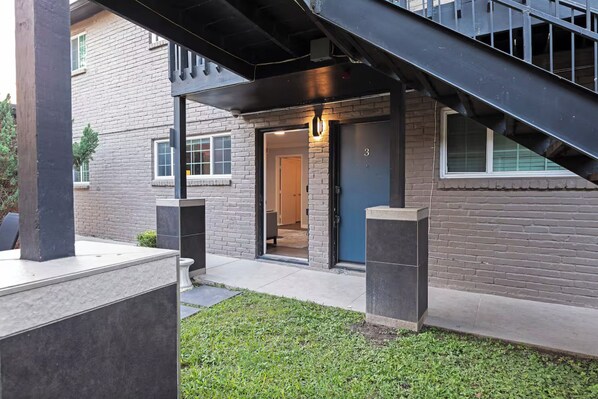 تفاصيل الفندق من الخارج