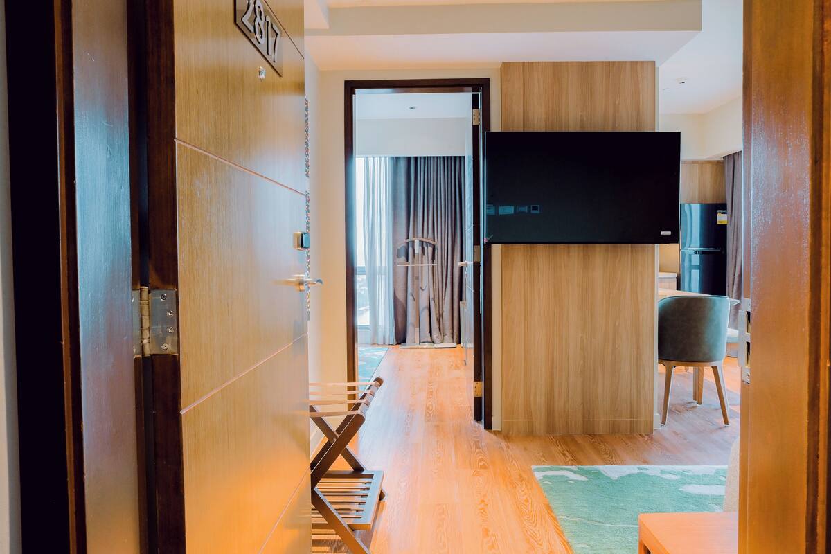 In-room safe, desk, laptop workspace, blackout curtains