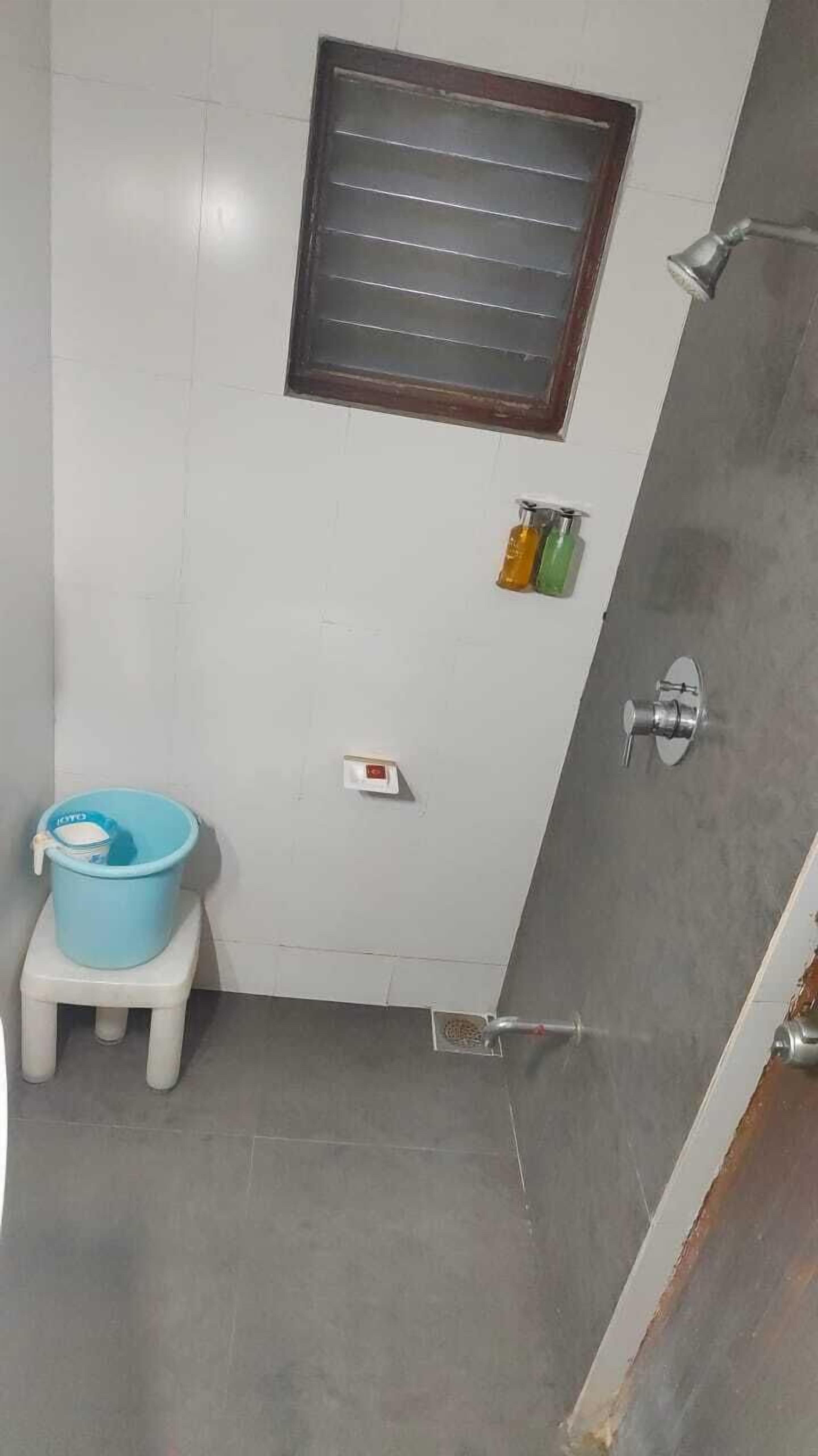 Shower, free toiletries, towels, soap