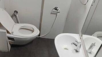 Shower, free toiletries, towels, soap