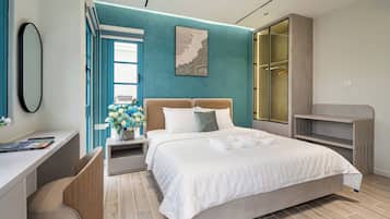 Desk, laptop workspace, free WiFi, bed sheets