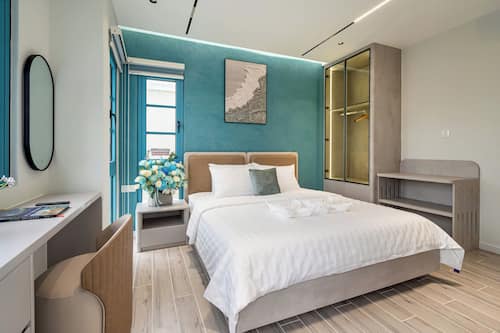 Deluxe Villa, Patio | Desk, laptop workspace, free WiFi, bed sheets