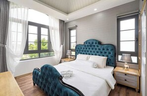 Deluxe Villa, Patio | Desk, laptop workspace, free WiFi, bed sheets - SURI VILLA (Phan Thiet)