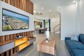 TV - SURI VILLA (Phan Thiet)