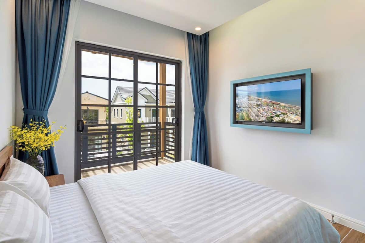 Tripla Basic | Una scrivania, postazione laptop, Wi-Fi gratuito, lenzuola