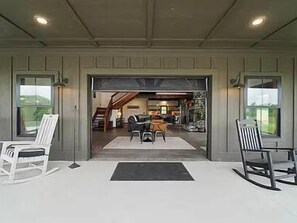 Lobby - The Elysian Retreat S (Granville)