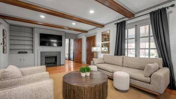 Télévision, chaîne hi-fi, espaces bureaux