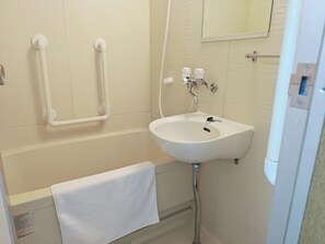 Free toiletries, hair dryer, slippers, towels - Sidihome 365 Apartment (Osaka)