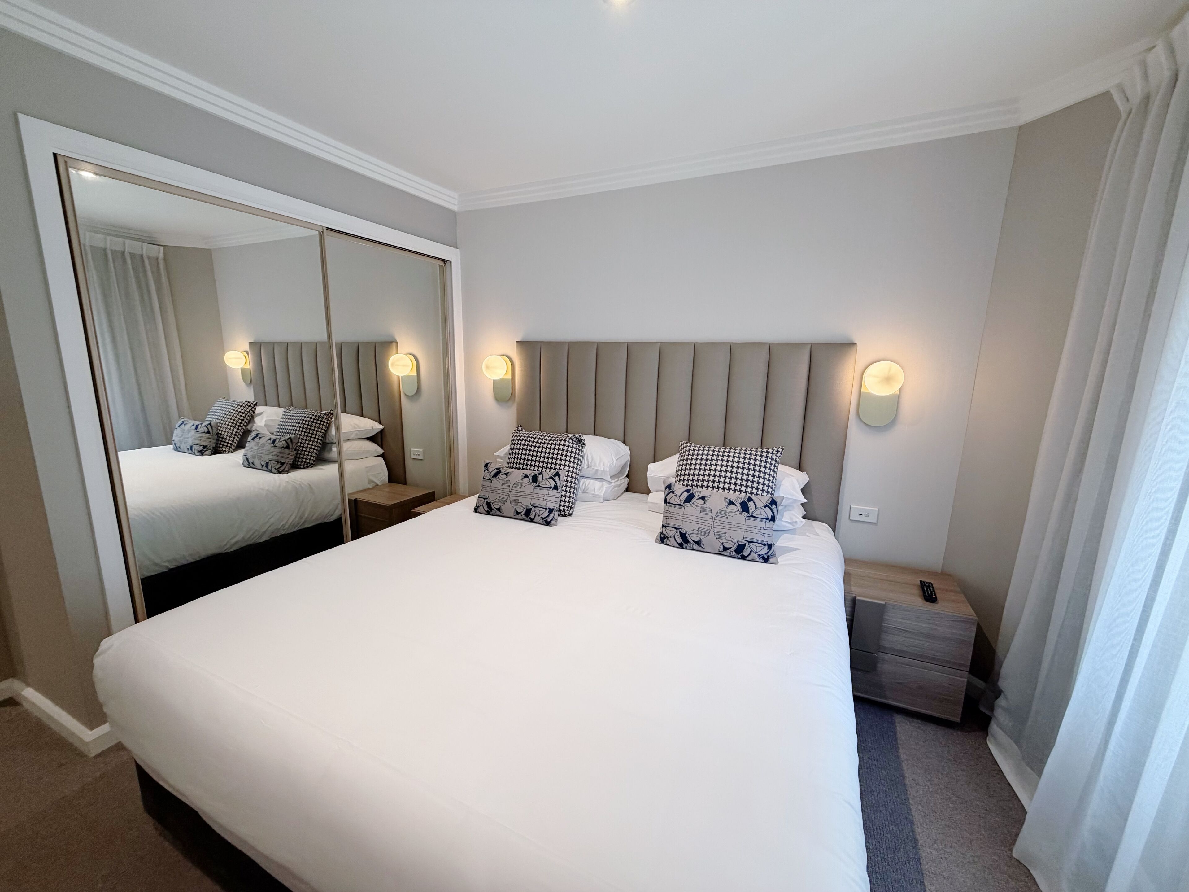 1 habitación, tabla de planchar con plancha, wifi gratis y ropa de cama 