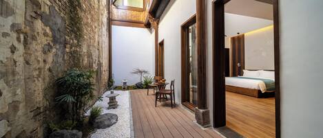 Classic Room, Courtyard View