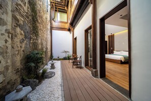 Classic Room, Courtyard View