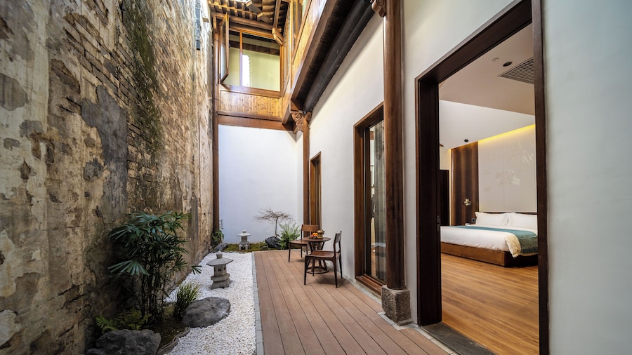 Bajiazhan Yulin Yuchi Homestay