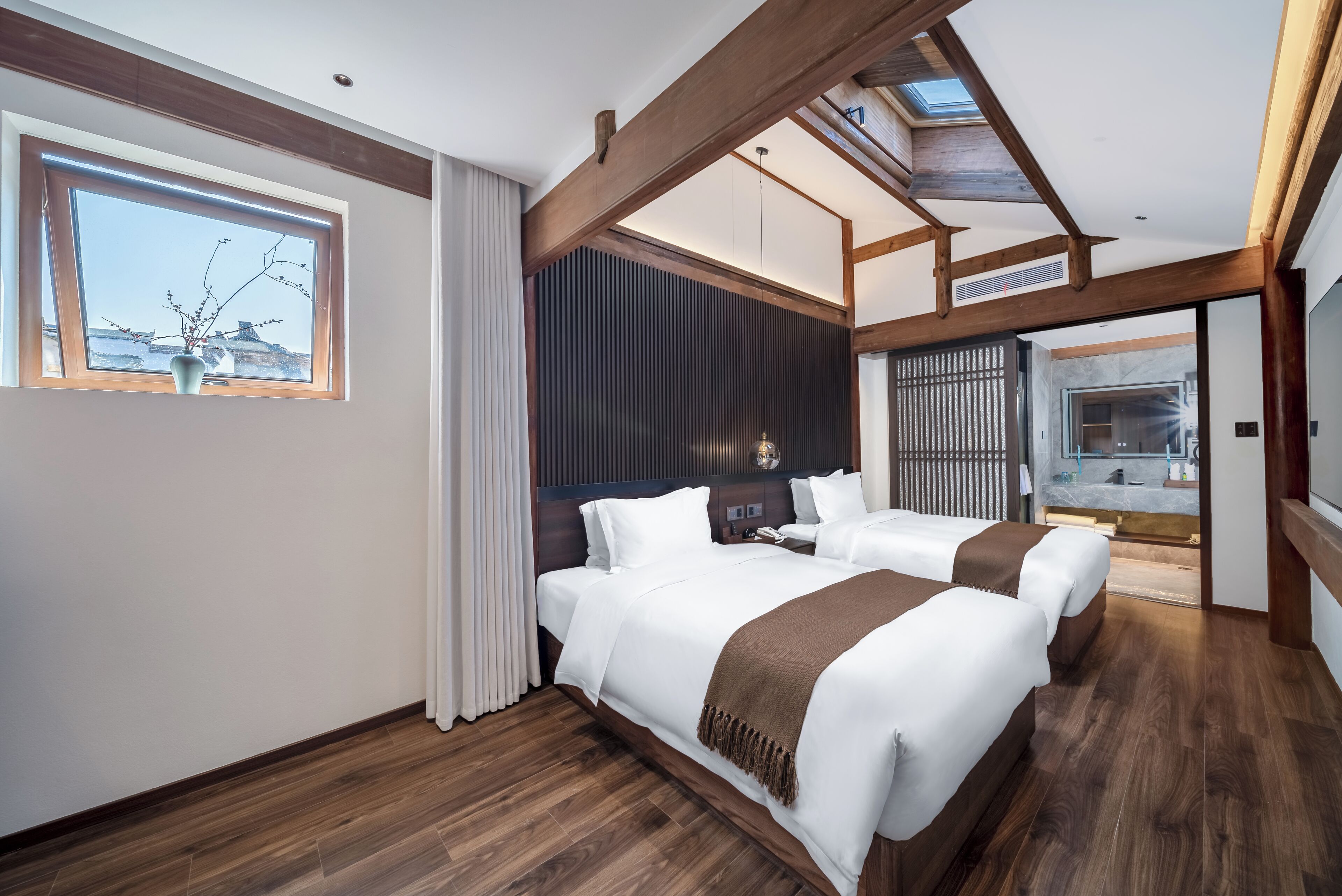 Classic Room, Courtyard View