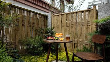 Family Suite, Courtyard View | Premium bedding, down comforters, individually decorated, free WiFi