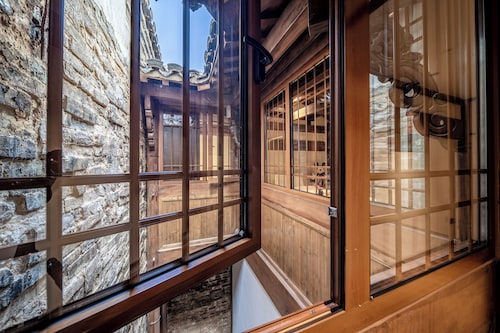 Bajiazhan Yulin Yuchi Homestay