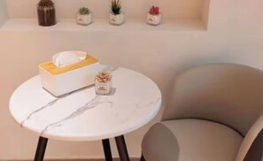 Kamar Double Comfort, pemandangan kota | Makan di kamar