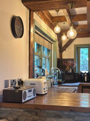 House, 1 Bedroom, Smoking, Balcony | Interior - 🌿 Quaint Country Cottage With Valley Views, Dog-friendly & Horse-friendly (Blaydon on Tyne)