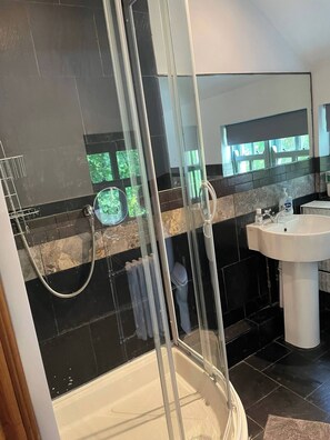 Maison, 1 chambre, fumeur, balcon | Salle de bain