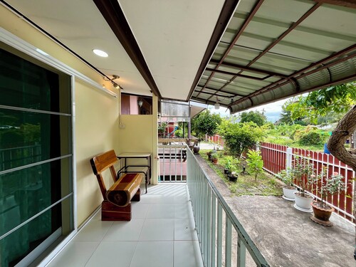 Bansuan Banjong Akkson